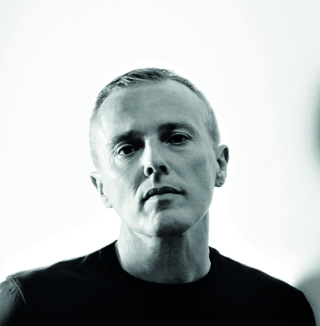 Curt Smith A founding member of Tears For Fears, Curt left the group acrimoniously in 1991 and embarked on a solo career. Since then he has released four solo albums as well as writing for film and TV and collaborations with other artists – specifically up-and-coming talent. As well as music, Curt has tried acting and hosted an acoustic internet series Stripped Down Live With Curt Smith.